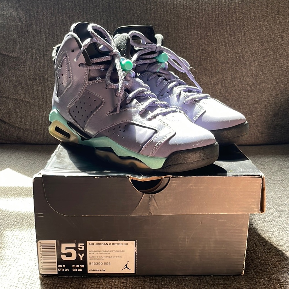 Jordan Retro 6 Iron Purple size 5.5Y or 7 Women